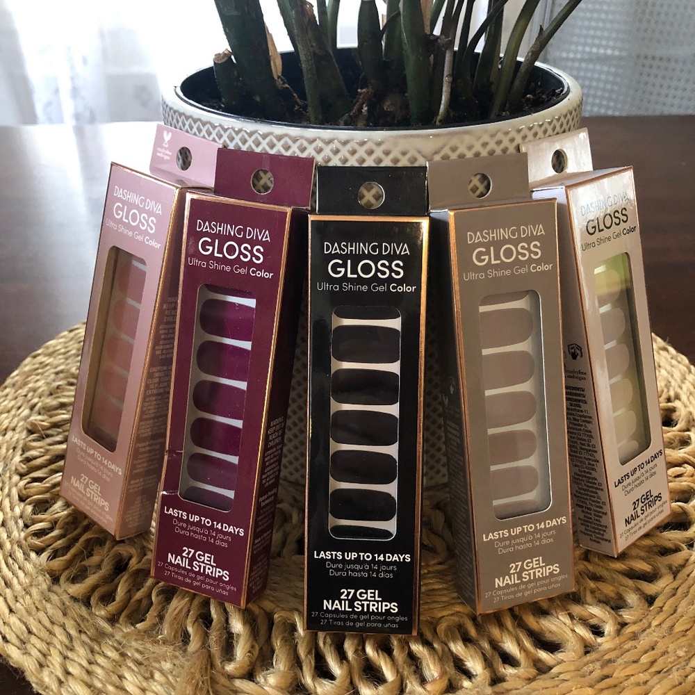 Lot of 5 Dashing Diva Gloss - Moody theme